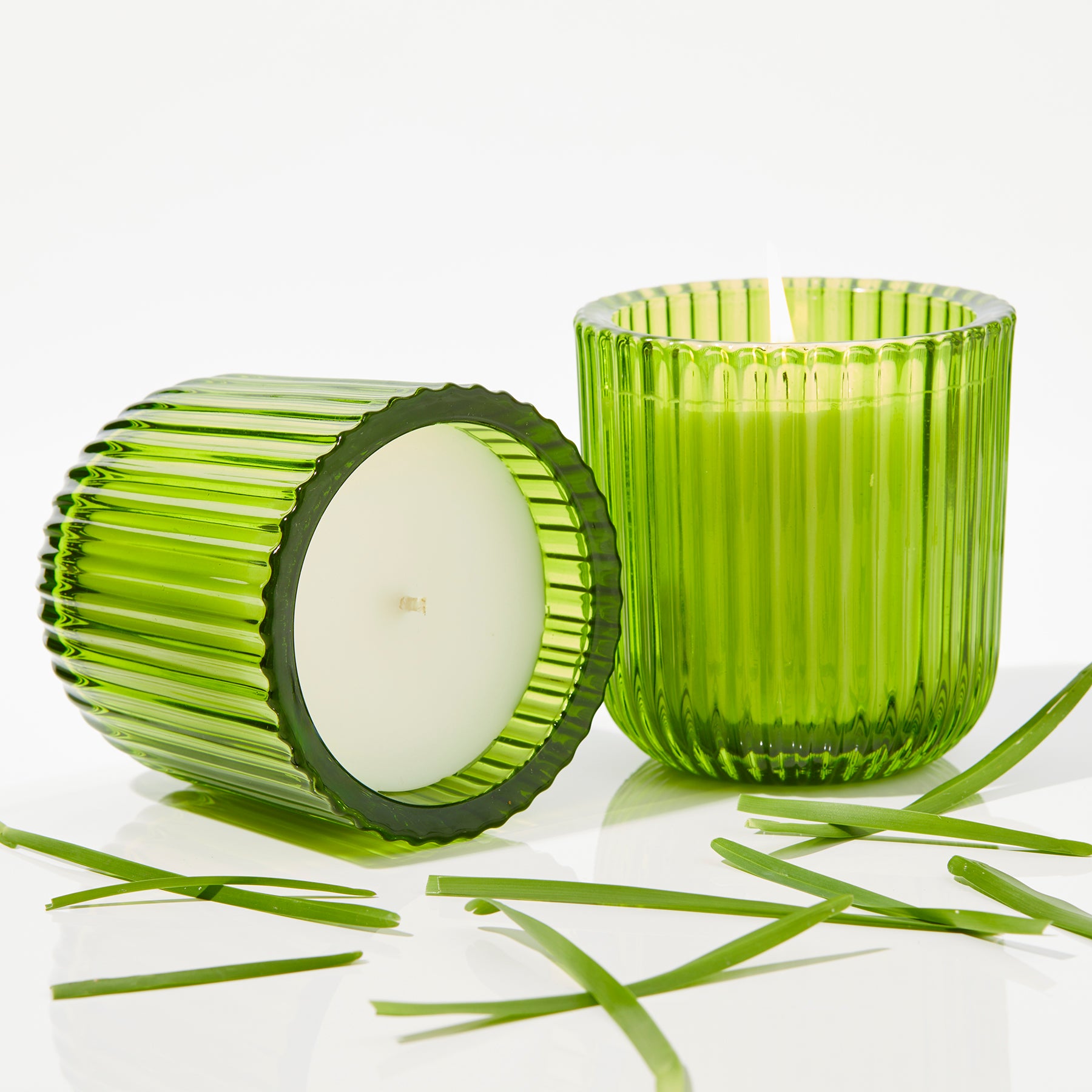 Cut Grass 1 wick candle in colored glass 8oz.